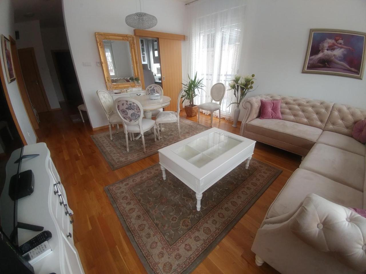 Jc10 Apartment 3 Bedroom, Free Parking, 73Sqm Novi Sad Exteriör bild