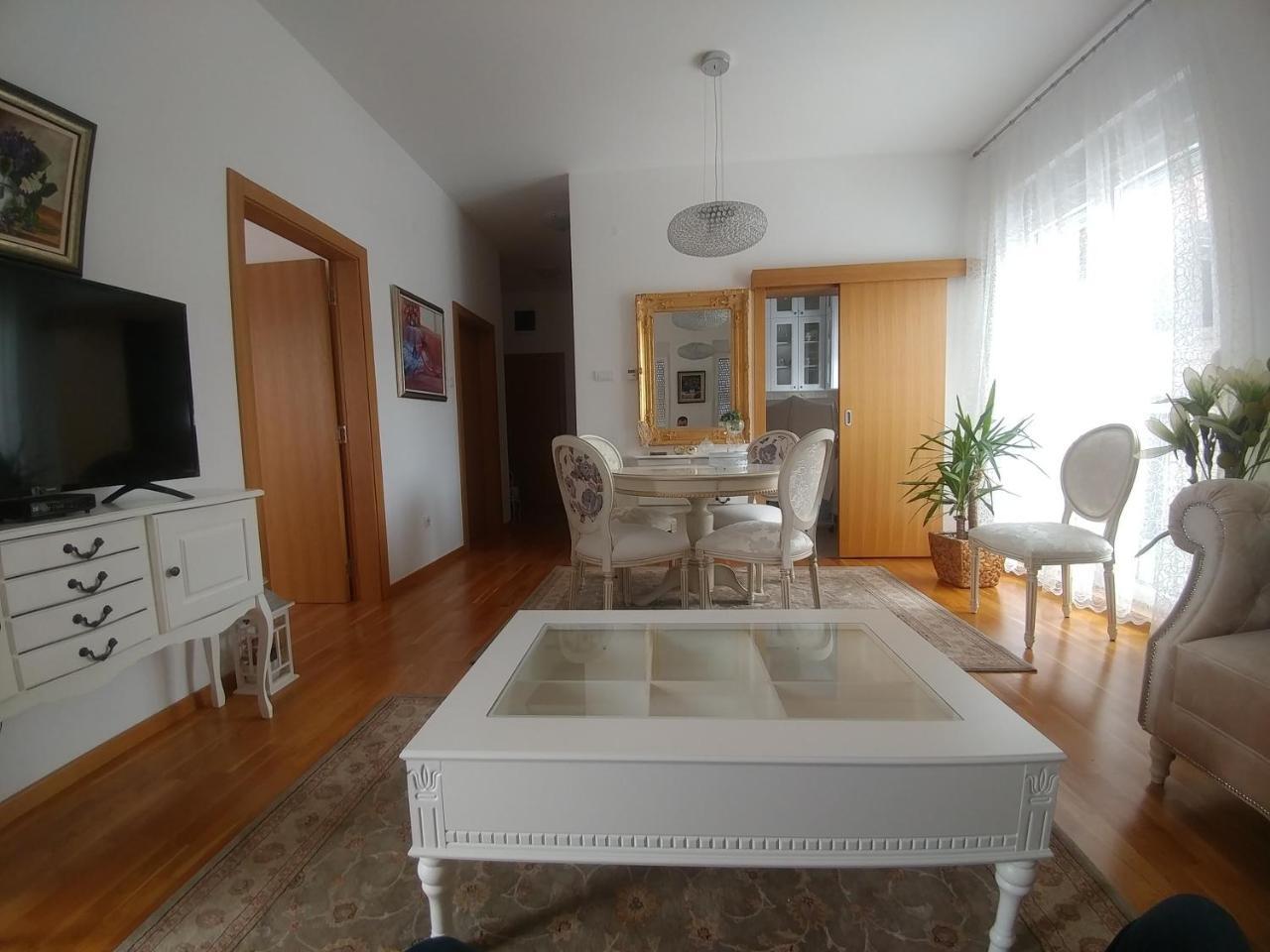 Jc10 Apartment 3 Bedroom, Free Parking, 73Sqm Novi Sad Exteriör bild
